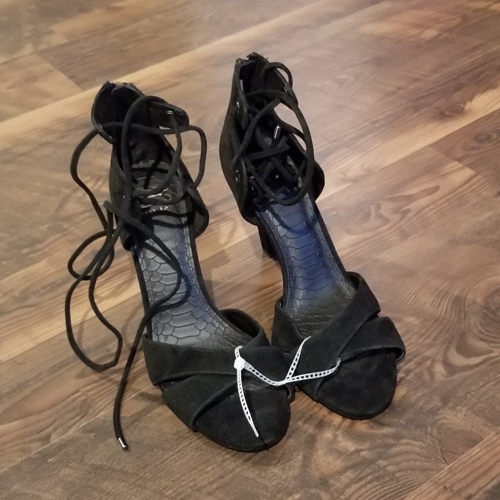 🆕️Beautiful black Sandals